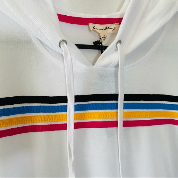 Jane and Delance Hoodie - Picture 4 of 7